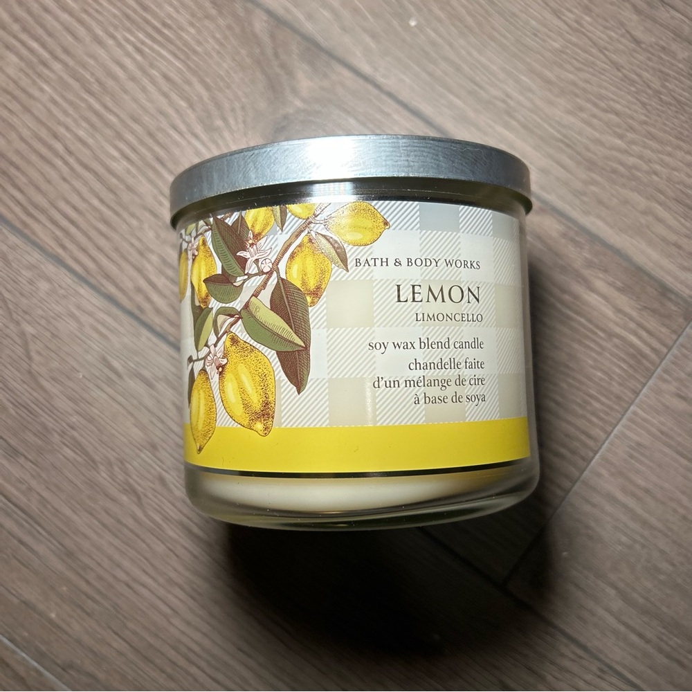 New Bath & Body Works 3-Wick Candle in Limoncello - Picture 2 of 4